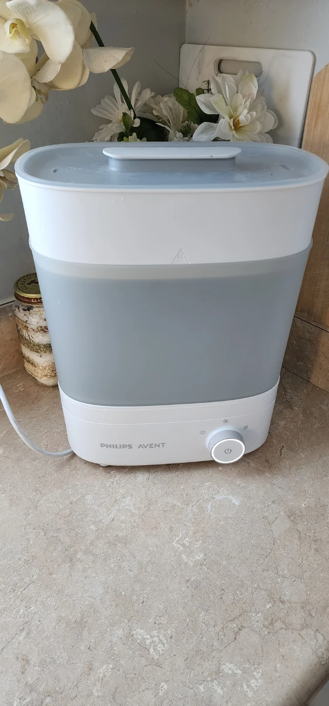 Baby bottle sterilizer