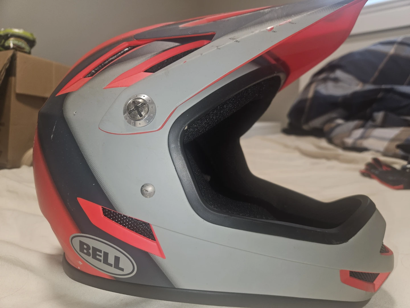 Bell Full Face Helmet and EVO Gloves Set