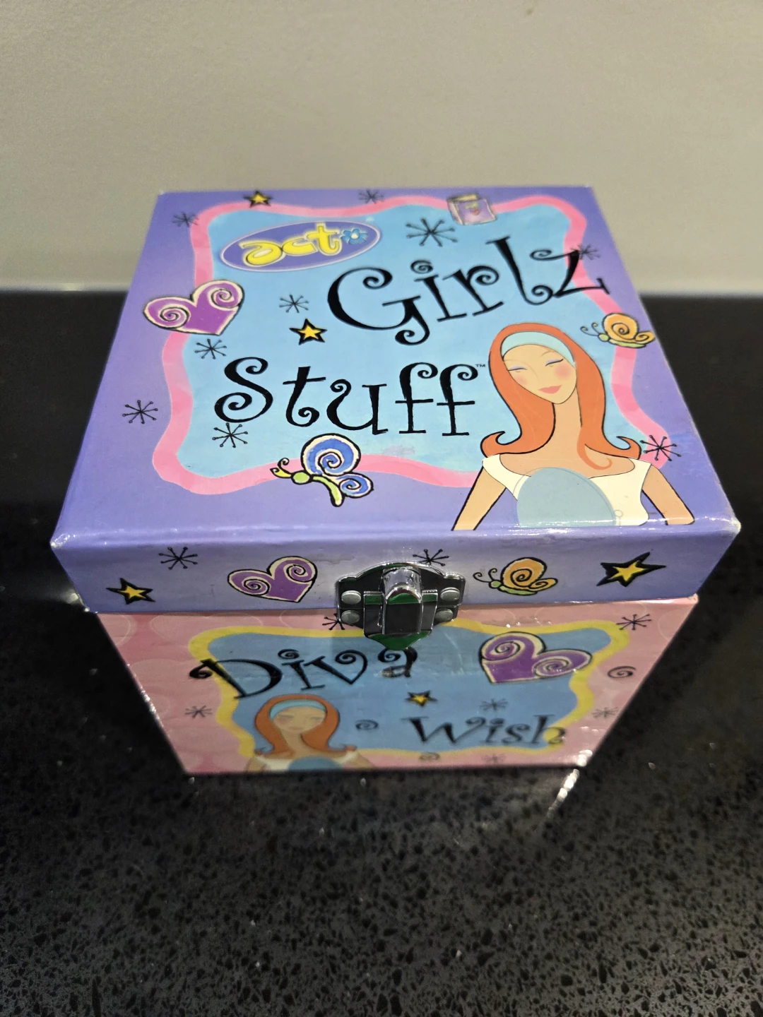 FREE girls' jewellery box