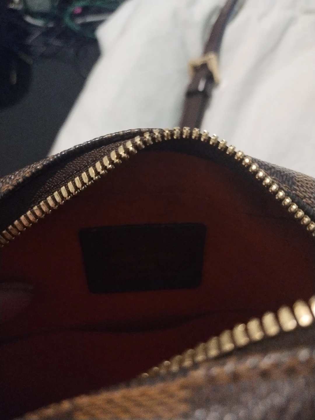 Louis Vuitton Damier Ebene crossbody bag - photo 2