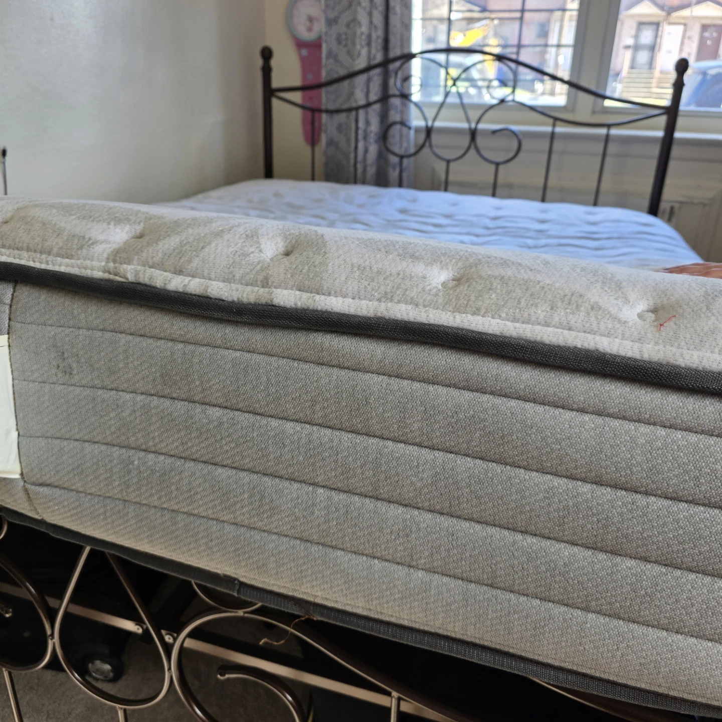 Sealy Mattress Queen Size - photo 2
