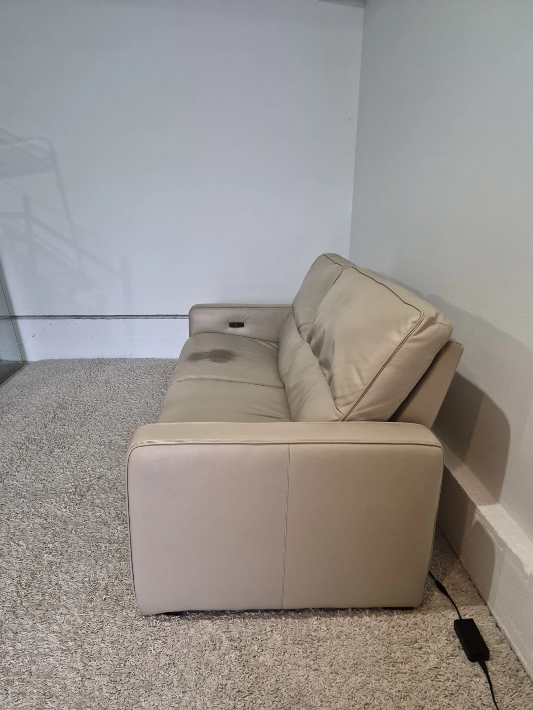 Leons Leather Power Recliner 2 Seater Sofa - photo 5