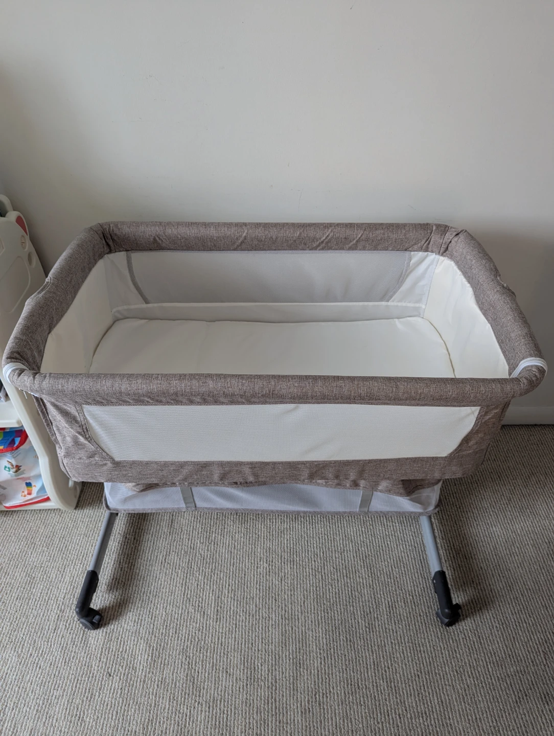 Baby Bassinet Co-Sleeper - photo 3