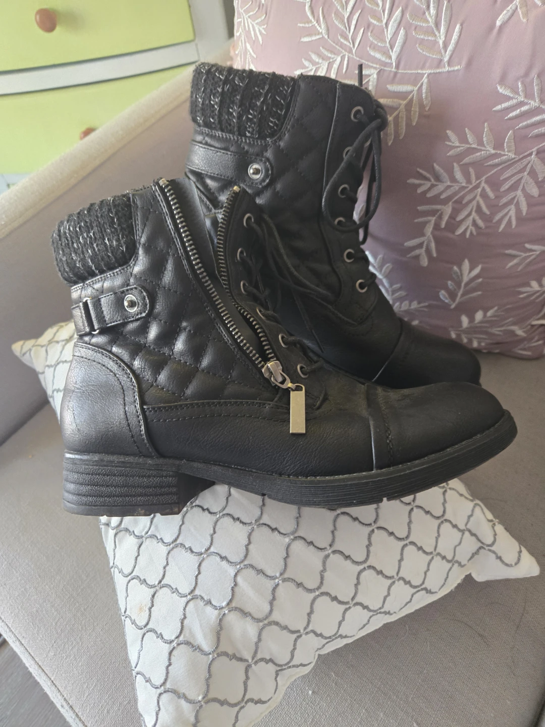 Black Quilted Combat Boots with Zipper and Knit Collar - photo 2
