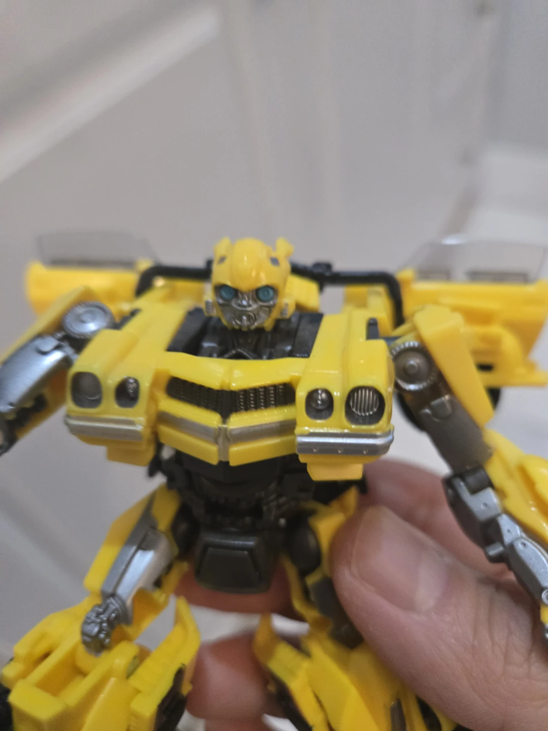 Transformers studio series bumblebee delux class - photo 2