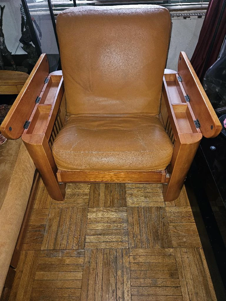 Leather Armchair with Wood Frame - photo 2