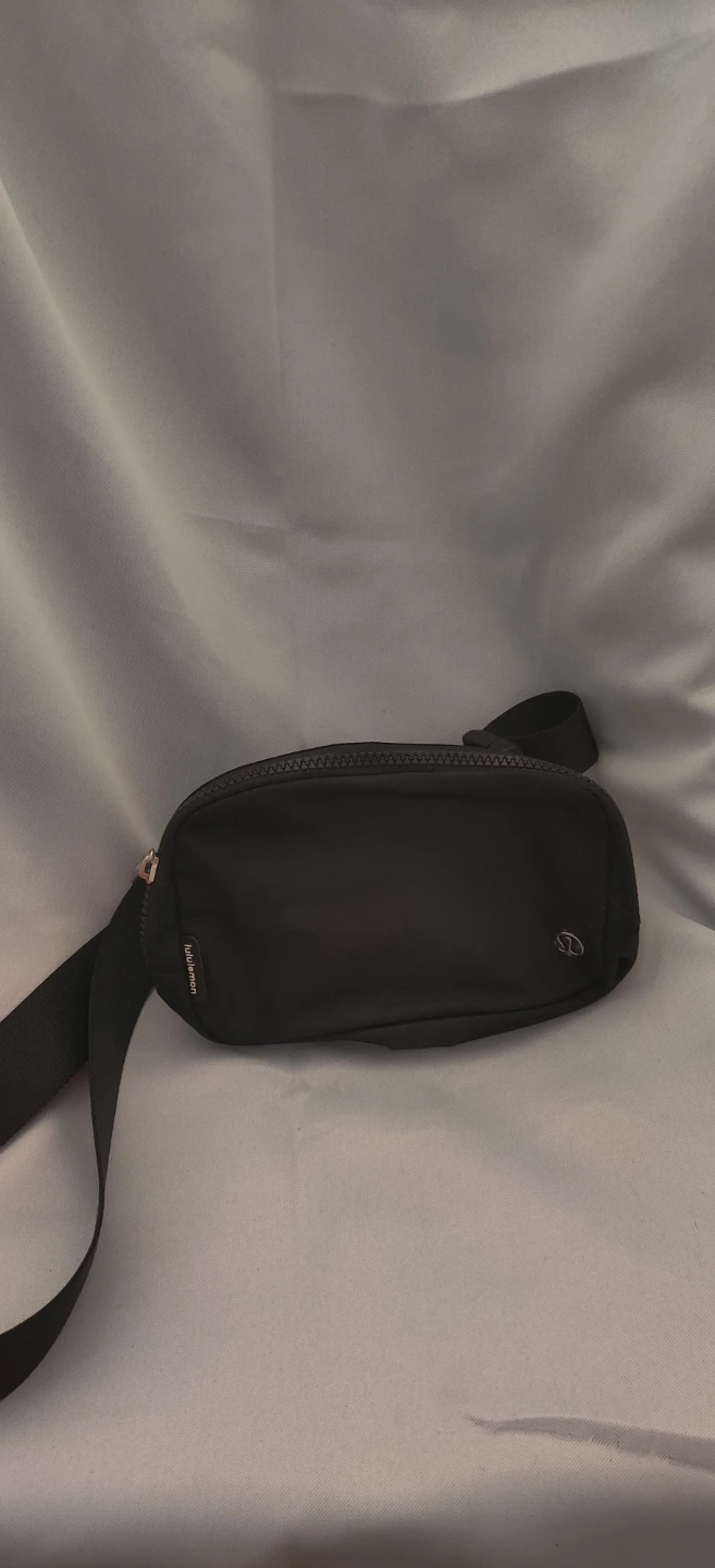 Lululemon Everywhere Belt Bag