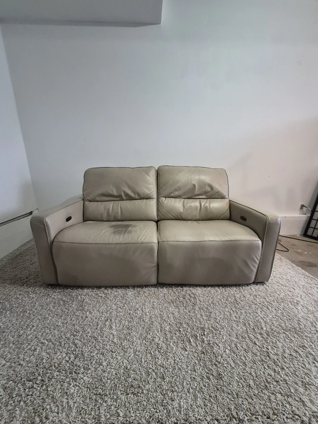 Leons Leather Power Recliner 2 Seater Sofa - photo 3