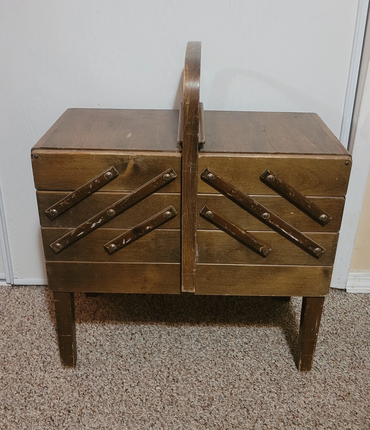 Vintage Accordian Sewing Box - photo 2