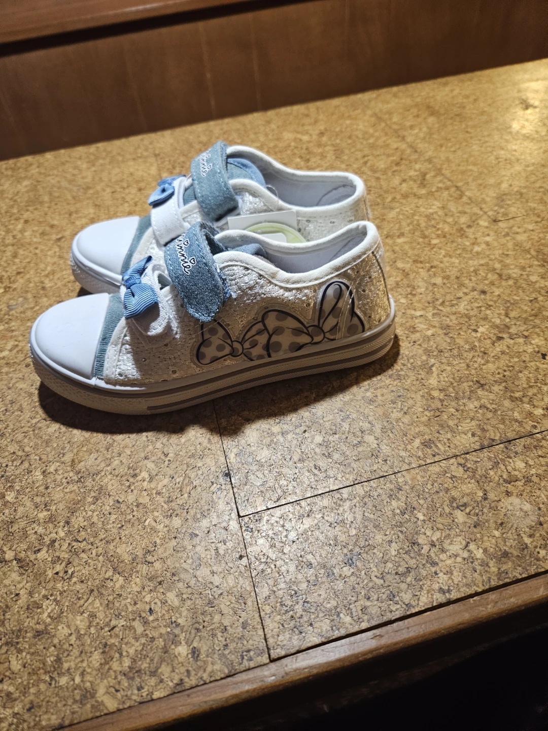Minnie Mouse White Canvas Shoes Toddler Size 30 - photo 3