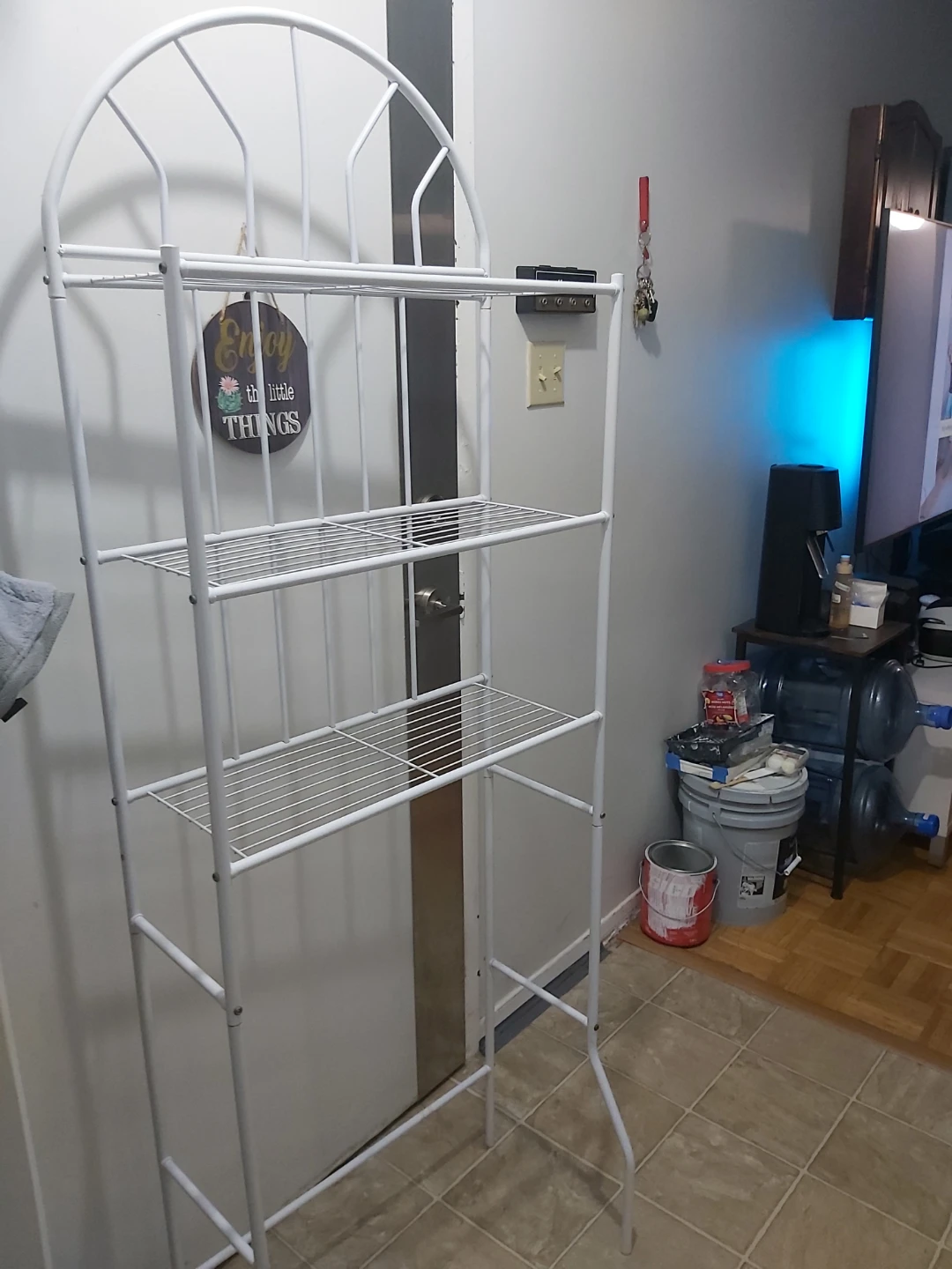 White Metal bathroom Rack with Arched Top - photo 2