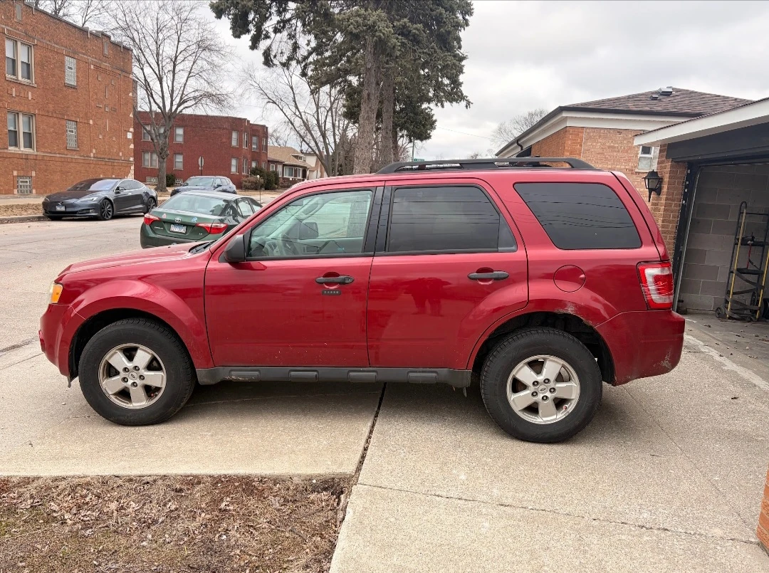 Red Ford Escape SUV - photo 2
