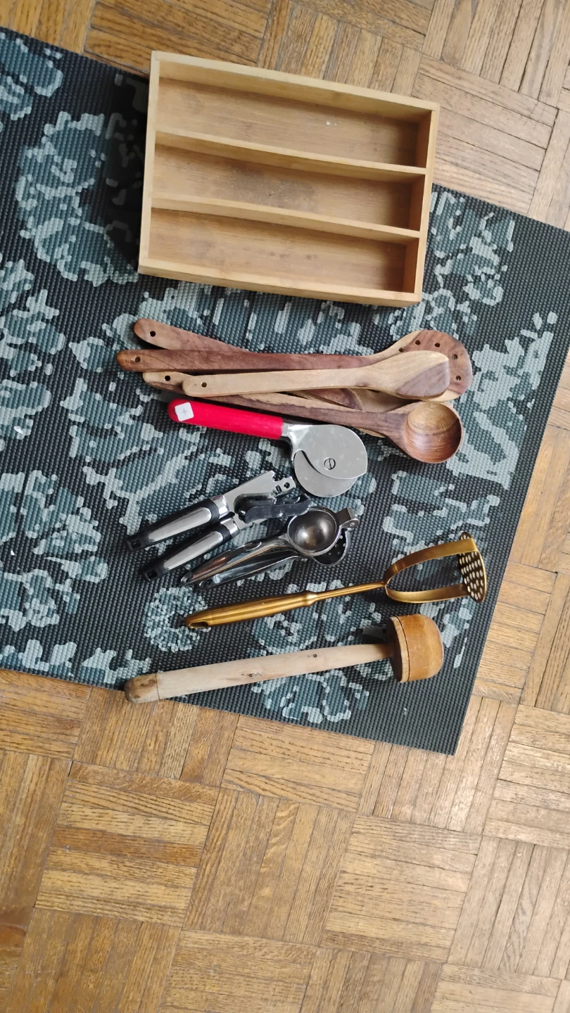 Kitchen Utensil Set and Paper Towel Holder - photo 2