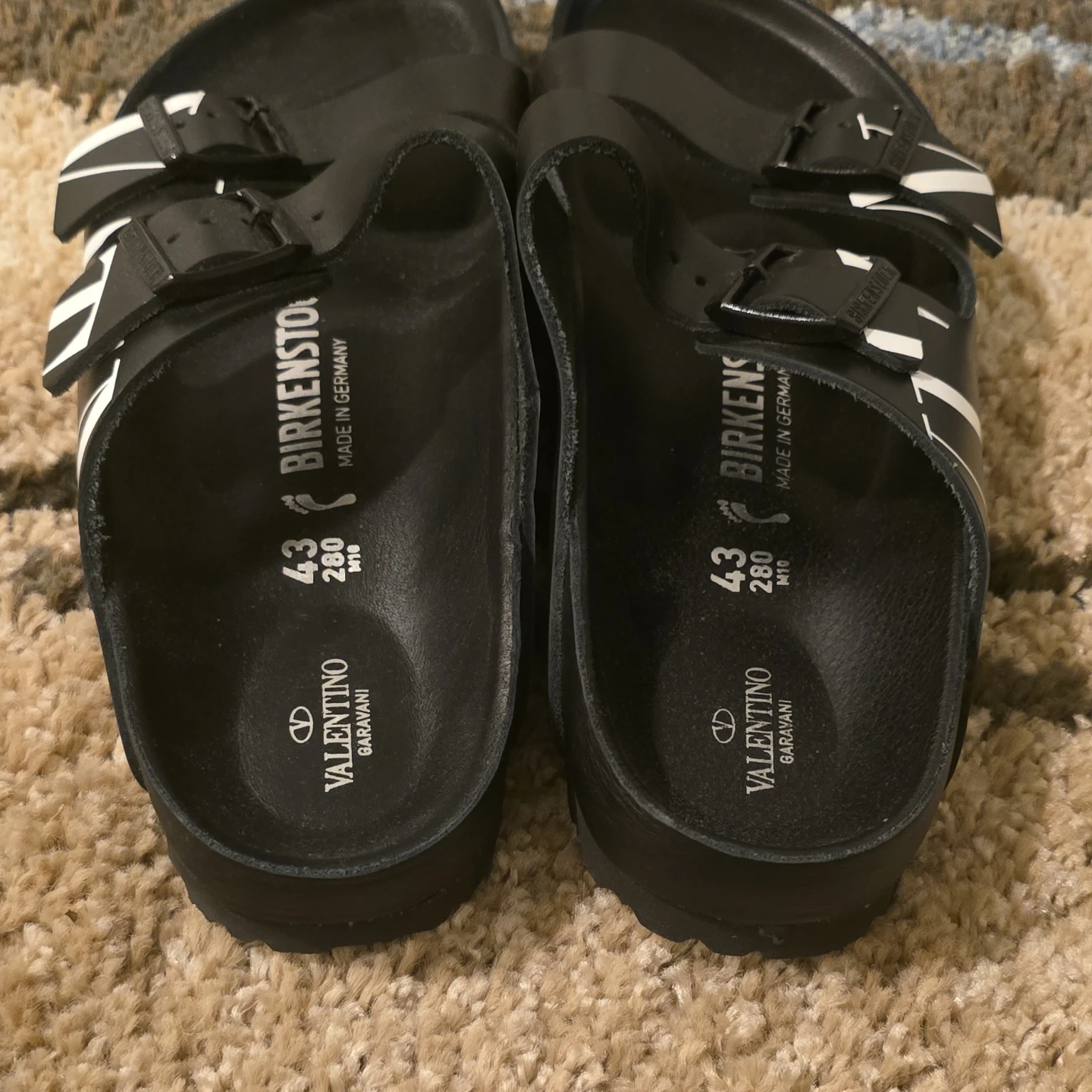 Valentino Garavani x Birkenstock Arizona Sandals - photo 2