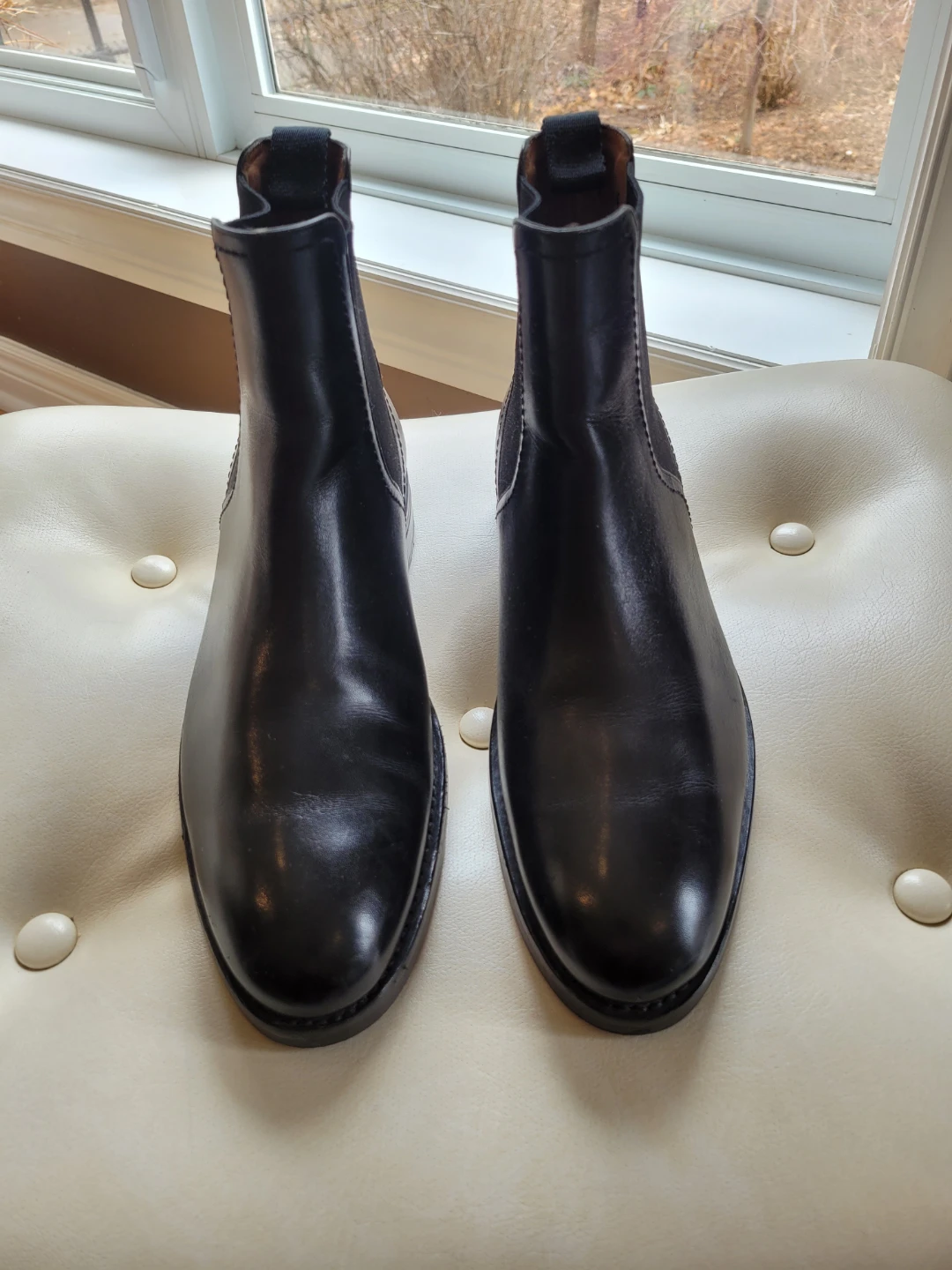 Practically New LOADING Black Leather Chelsea Boots - photo 2