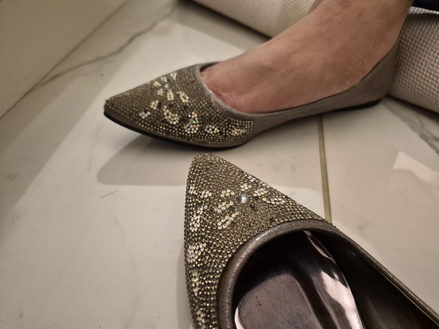 Stylo Women's Embellished Pointed Toe Flats Size 38 - photo 3