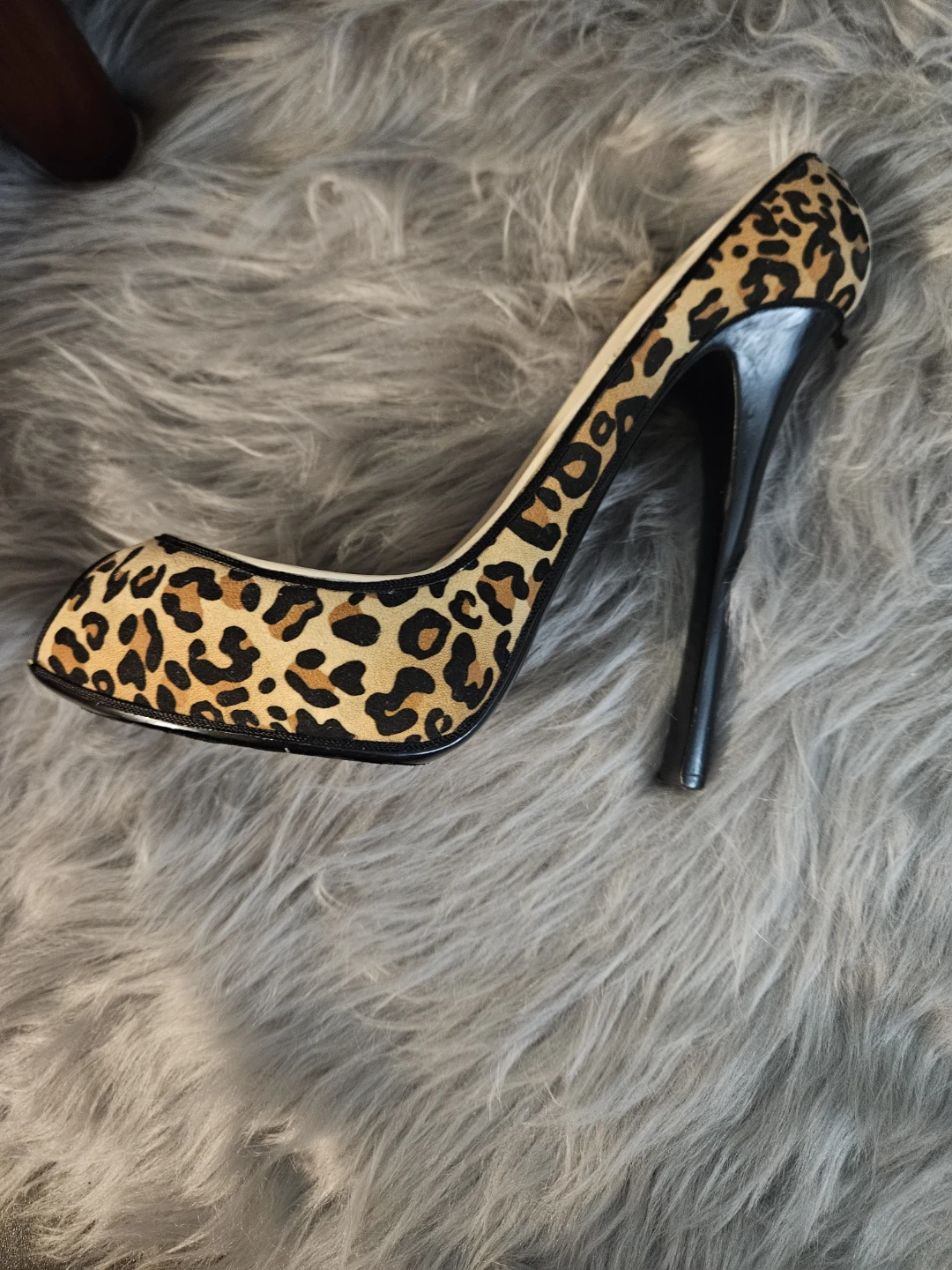 Leopard Print Stiletto Heel wine bottle holder - photo 2