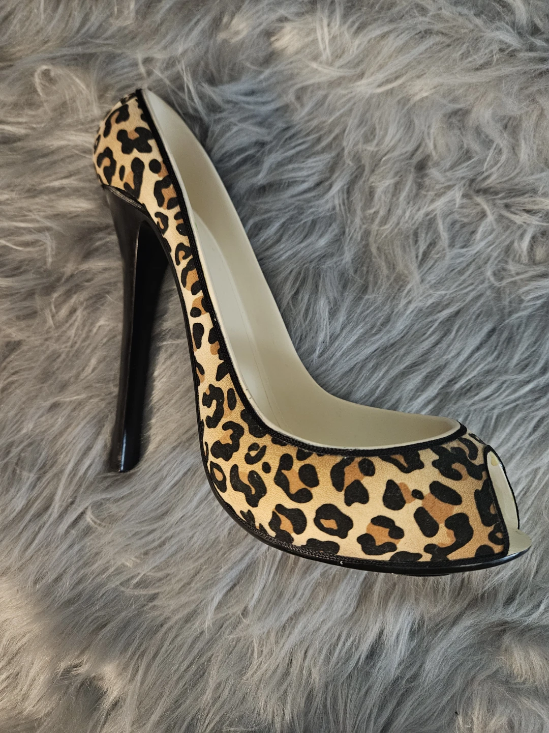 Leopard Print Stiletto Heel wine bottle holder - photo 3