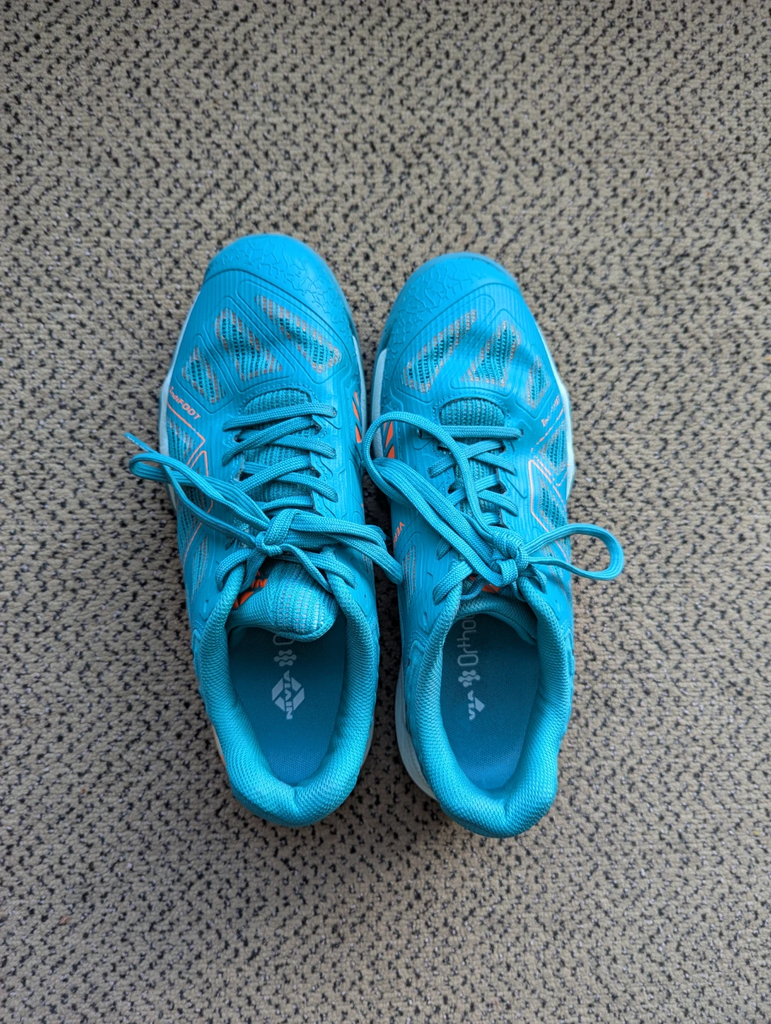 Nivia Badminton Shoes - Women's size 8