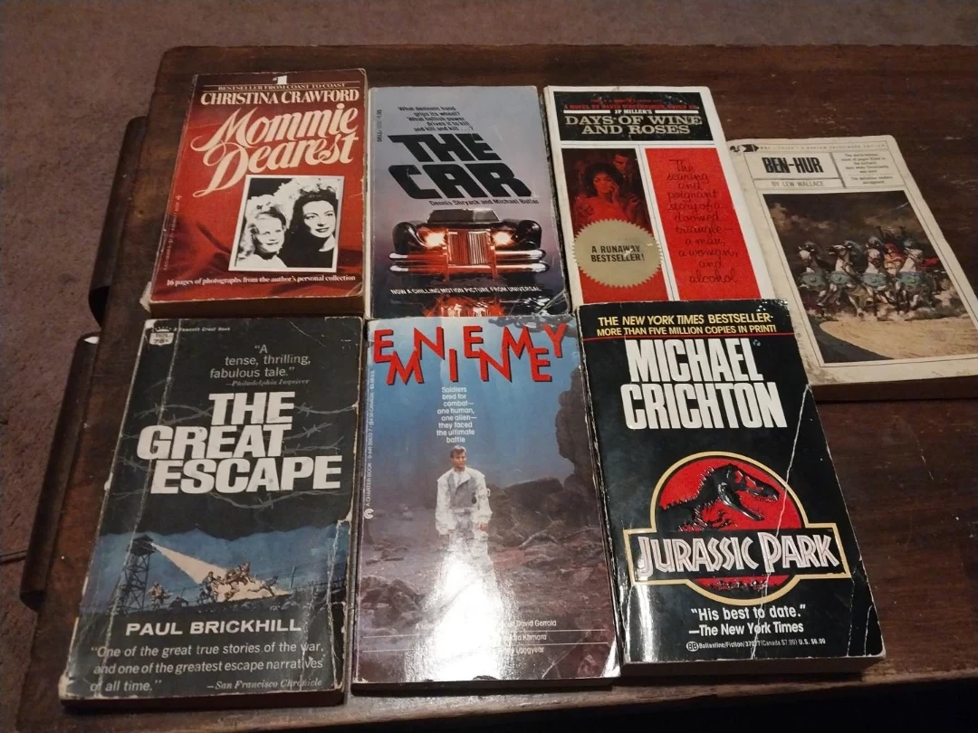 🥕Collection of 7 Paperback Books🥕