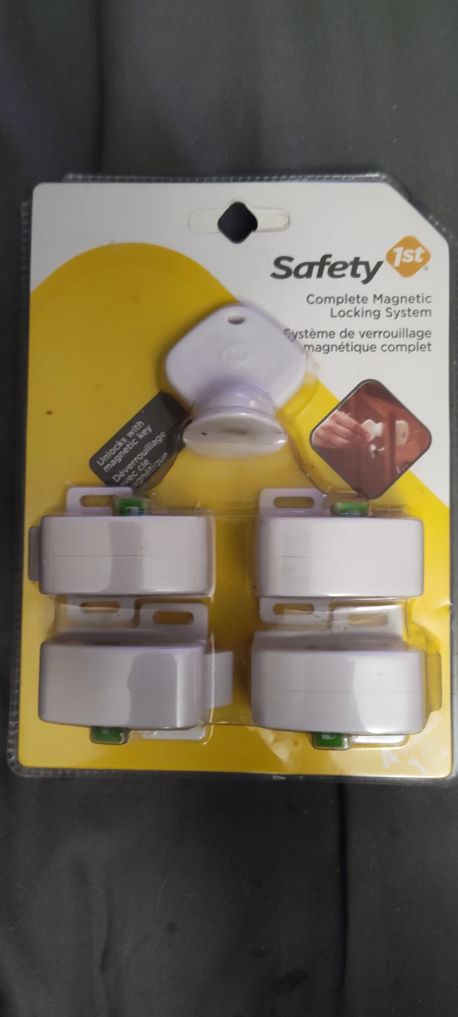Safety 1st Complete Magnetic Locking System
