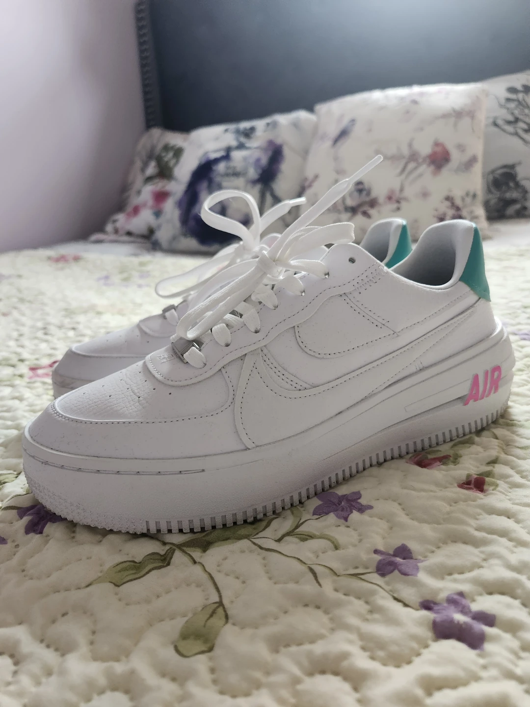 Nike Air Force 1 Sneakers - White/Teal
