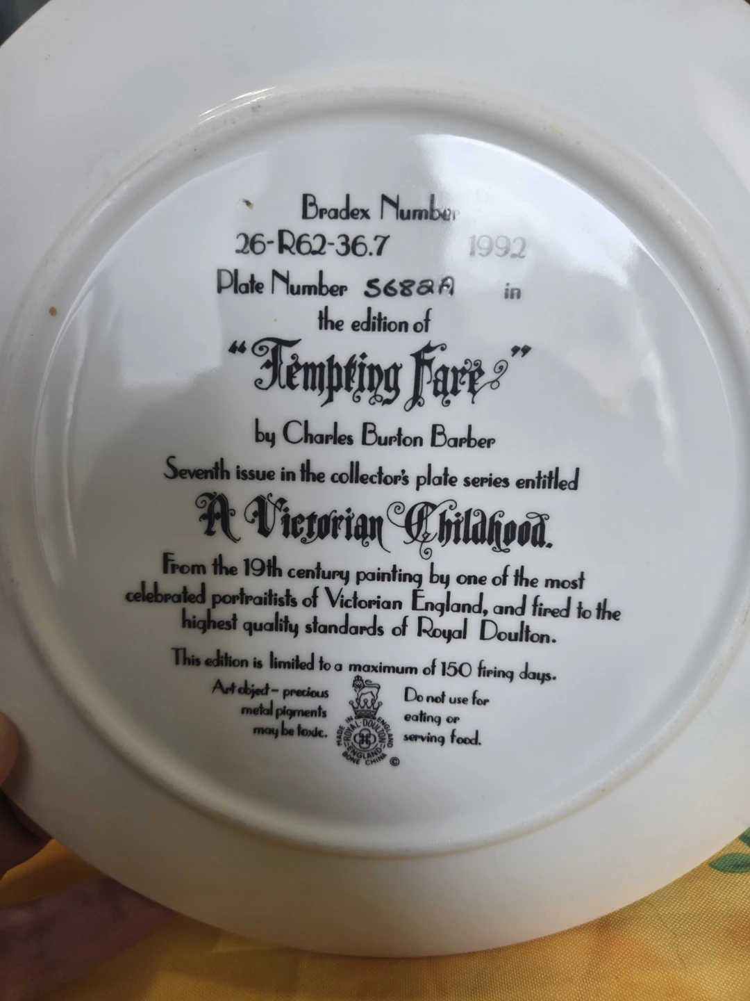 Royal Doulton "Tempting Fare" Collector Plate - photo 2