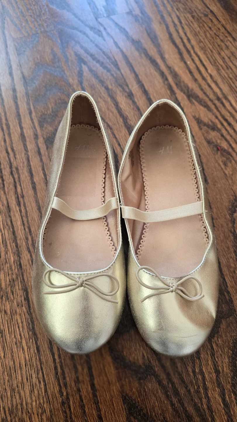 H&M Gold Ballet Flats - Size kids 2