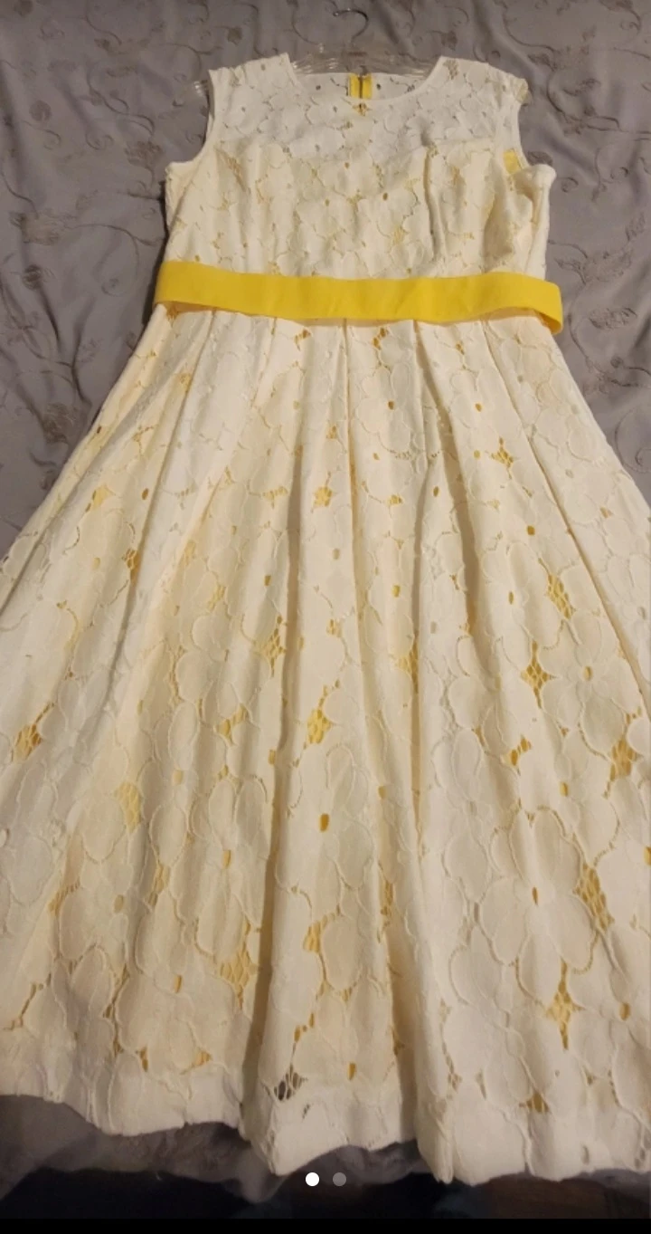 Women's Lace Dress with Yellow Belt - photo 3