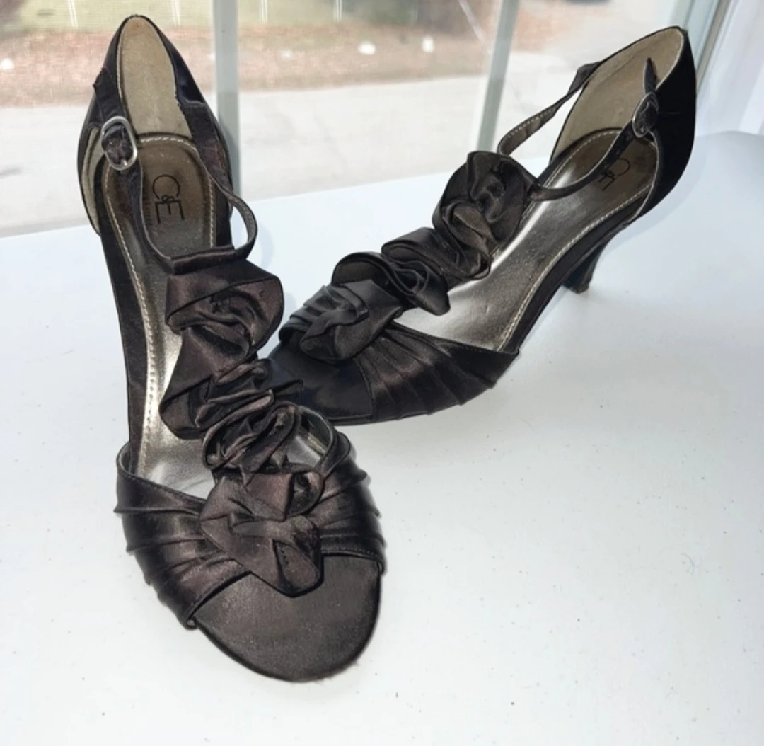 Cause & Effect Black Satin Ruffled Heels Size 10 Brand NEW