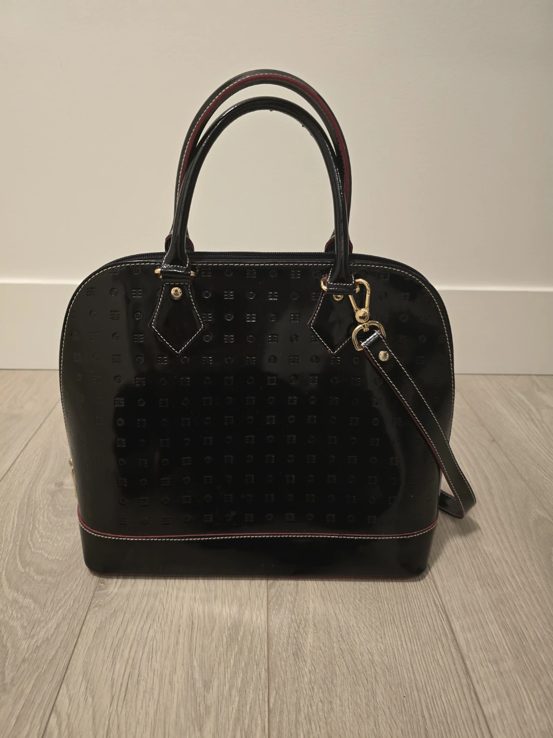 ARCADIA Black Genuine Leather Satchel Handbag