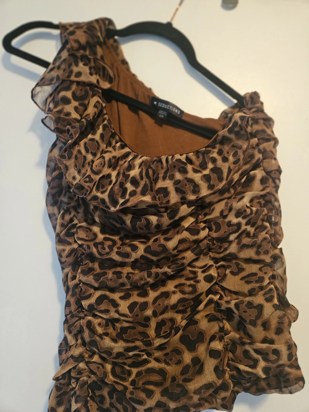 🧡 Leopard Print Ruffle Top - Size L