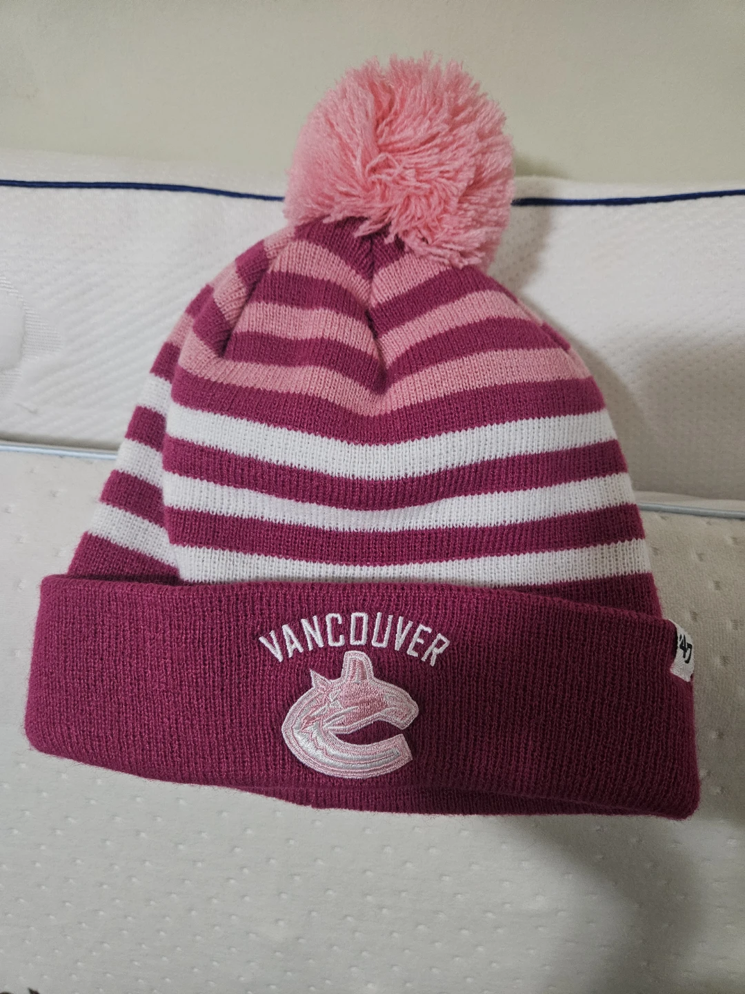 Vancouver Canucks NHL Kids Pom Pom Beanie