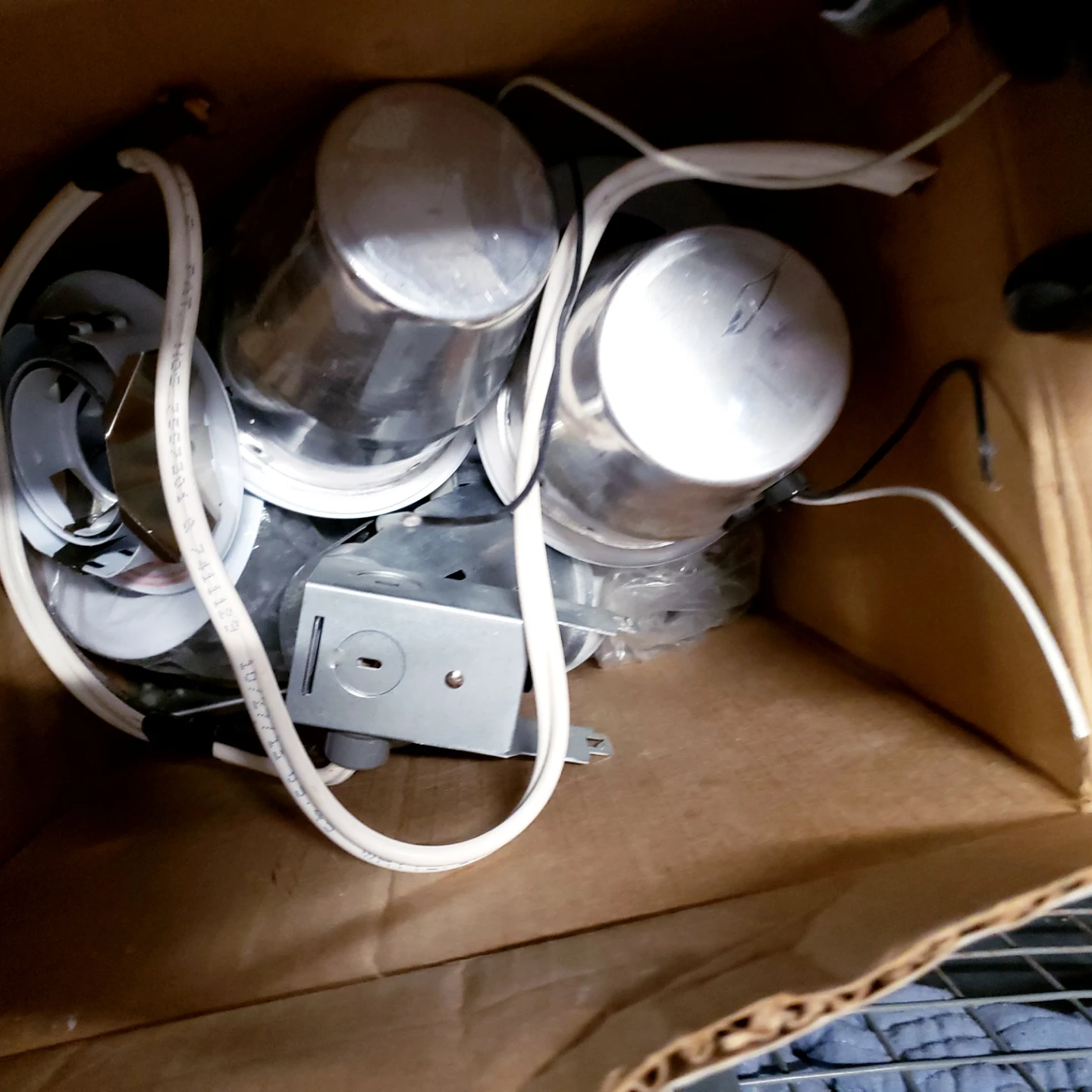 Recessed Can Lights - Lot of 5 - photo 2