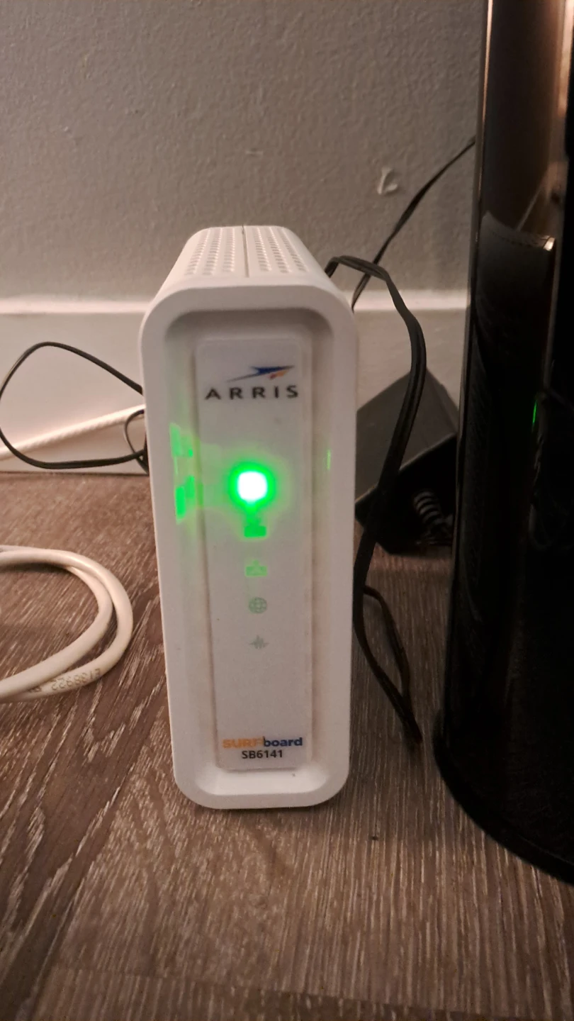 ARRIS SURFboard SB6141 DOCSIS 3.0 Modem&DLink Wireless Router - photo 2