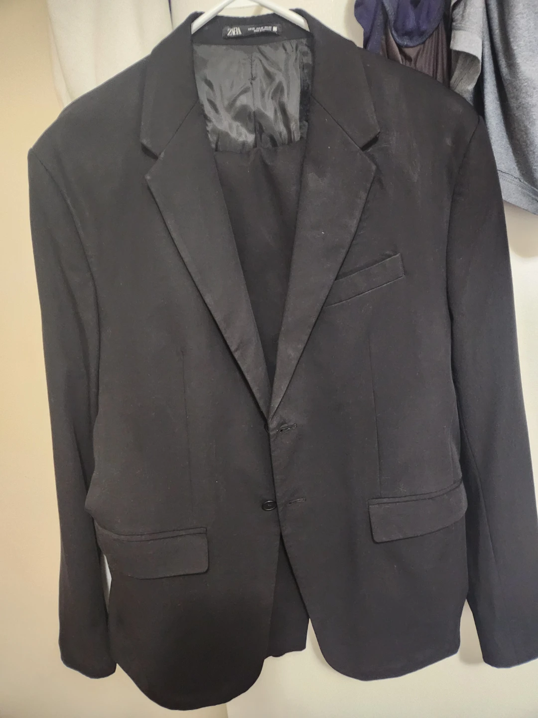 4 quality designer suits for sale - photo 2