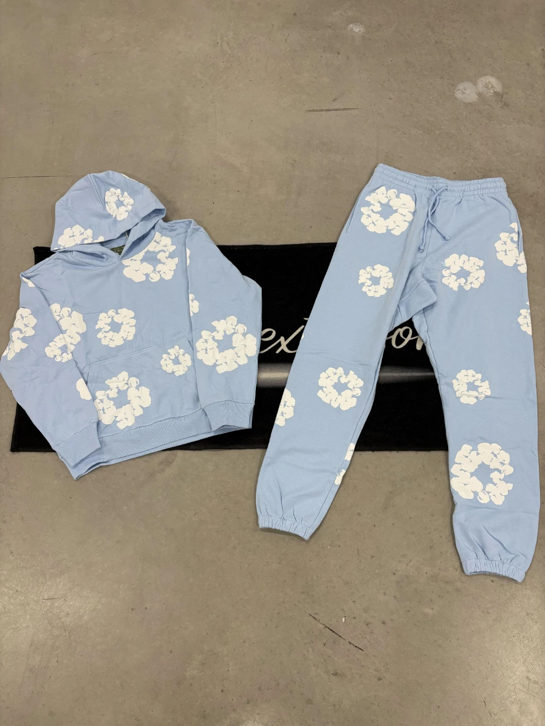 Brand-New Denim Tears tracksuit! - photo 2