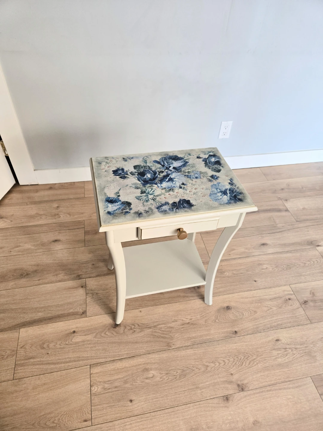 Floral Side Table/end table/ accent table - photo 4