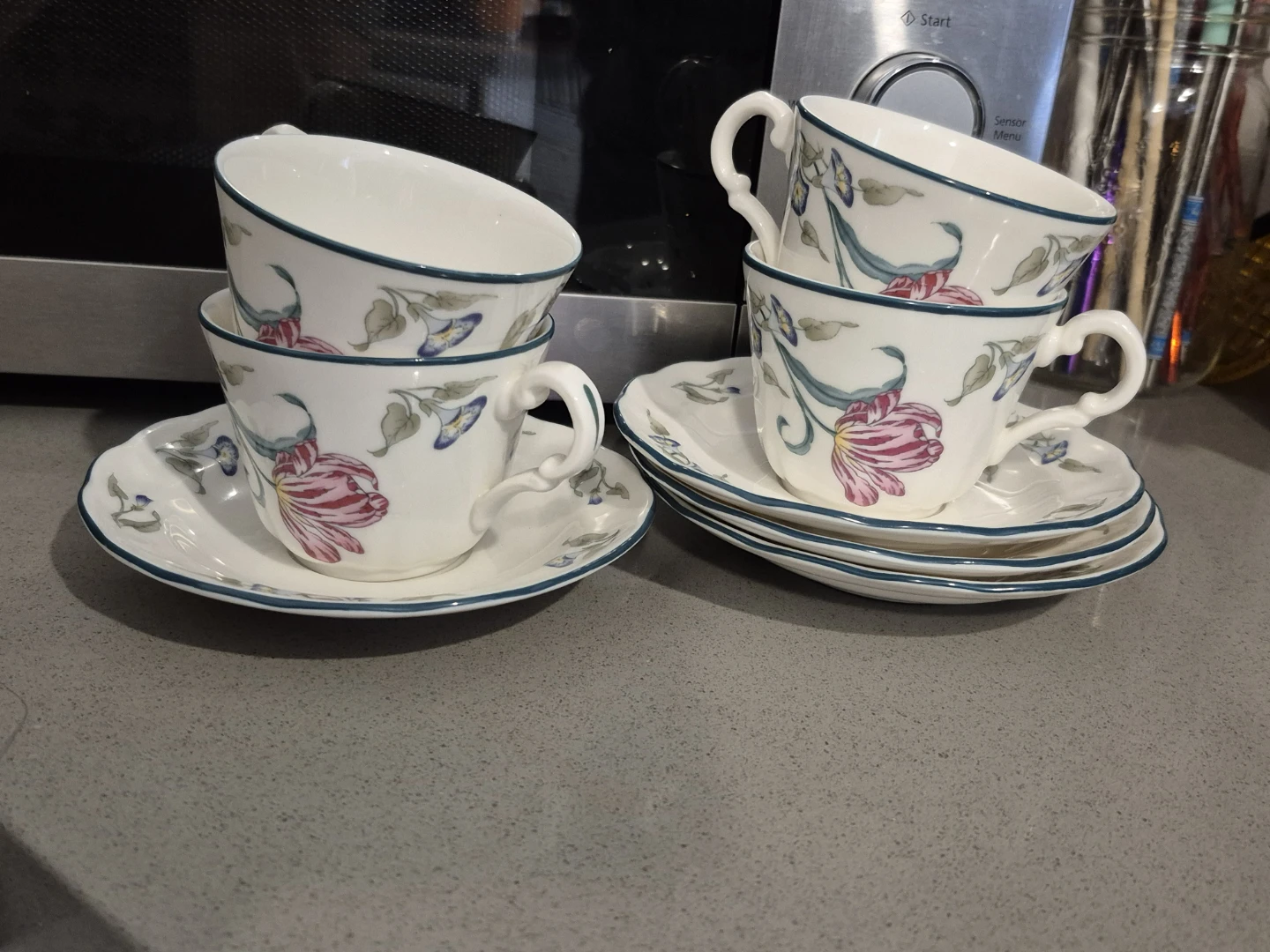 Royal Doulton Florette Fine China Tea Cups and Saucers Set - photo 3