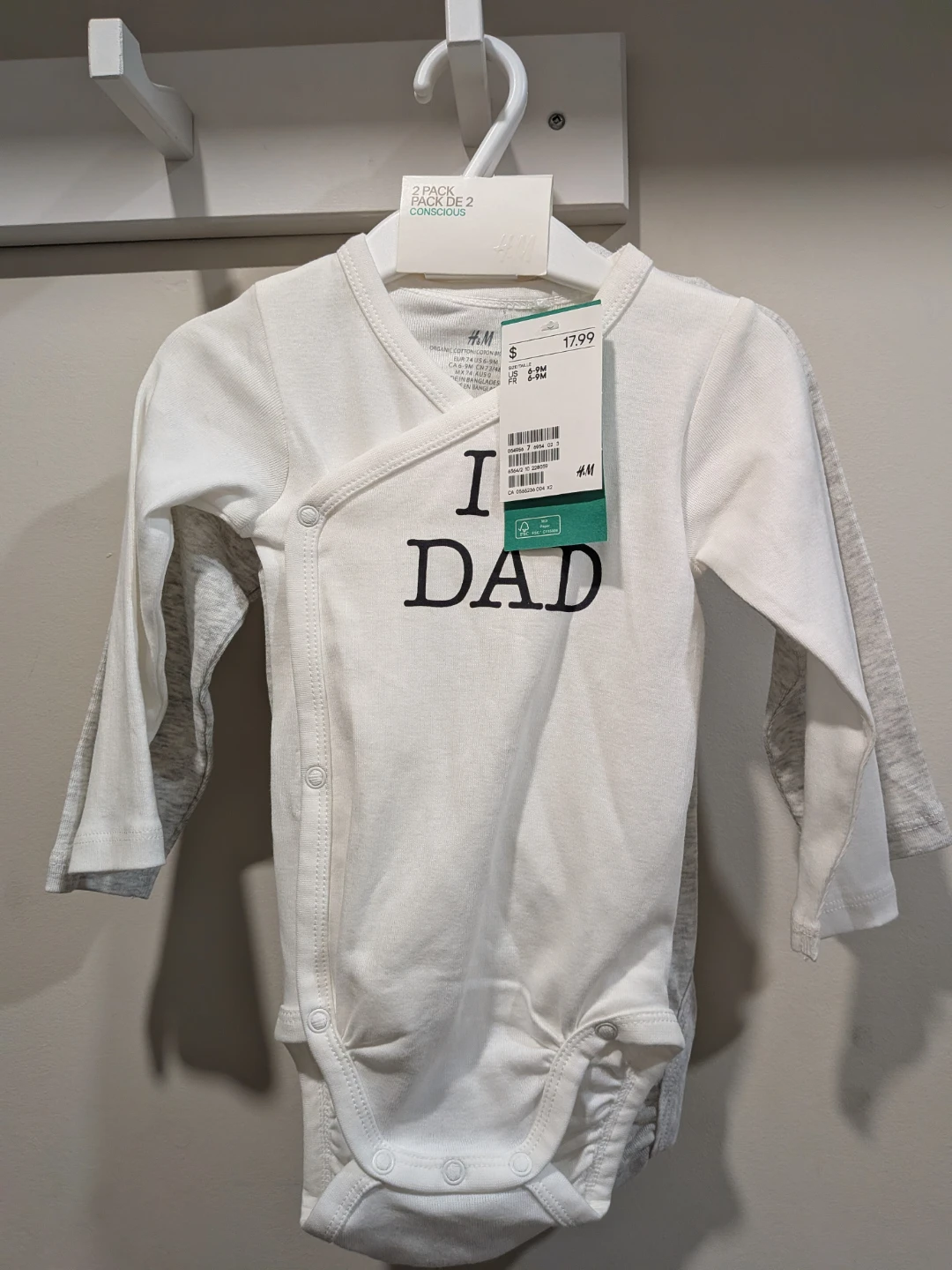 NEW 6-9 months H&M Baby "I Love Mom & Dad" Bodysuit 2-Pack