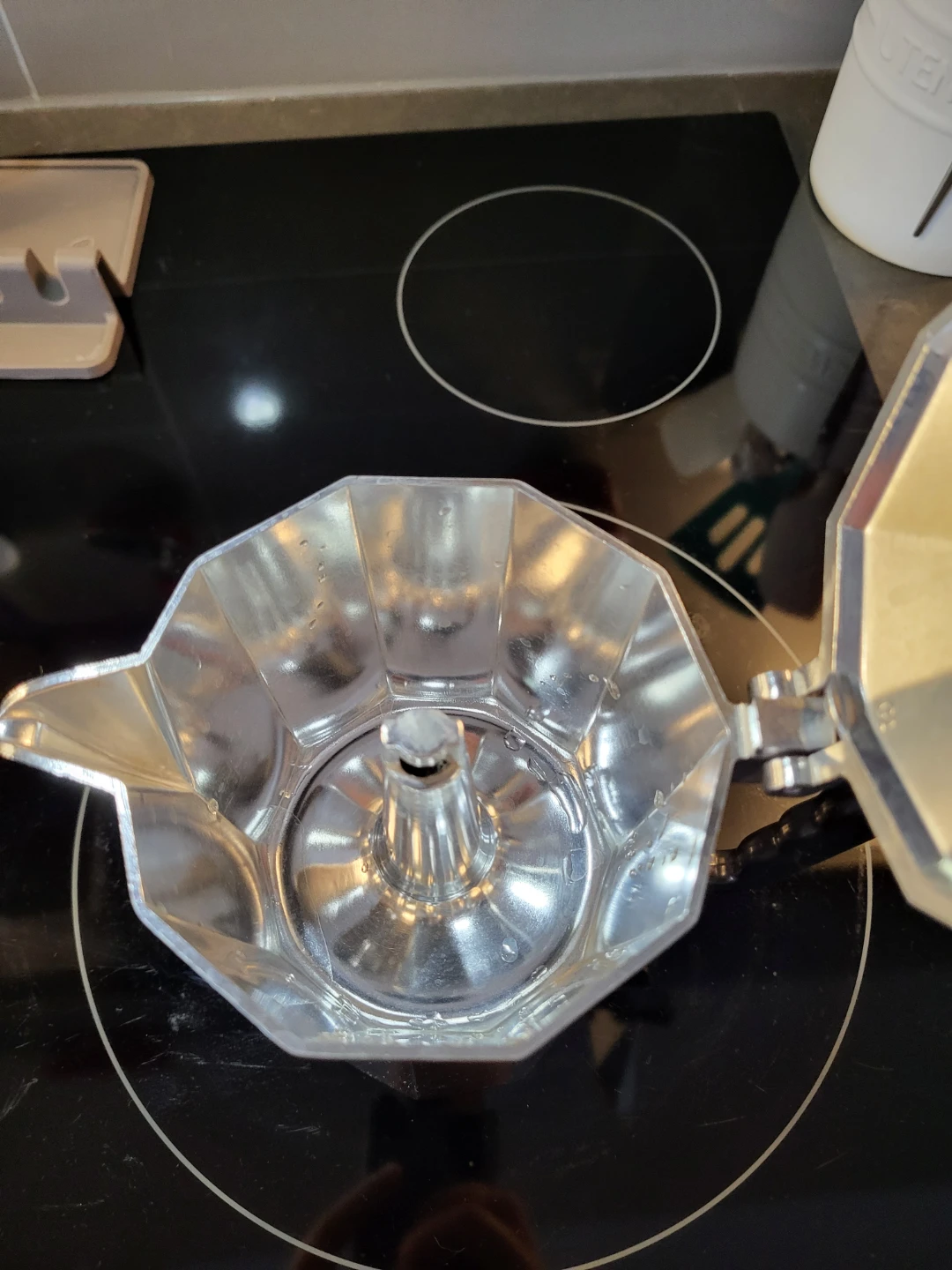 Moka Pot-style coffee maker - photo 2