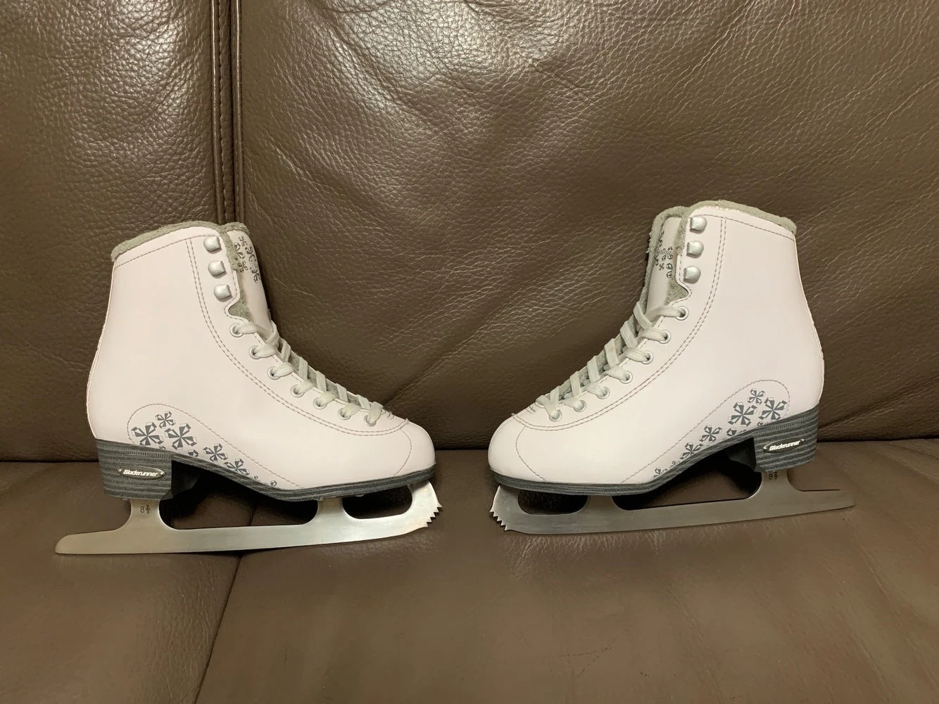 7.5 BladeRunner Women's Ice Skates - photo 2