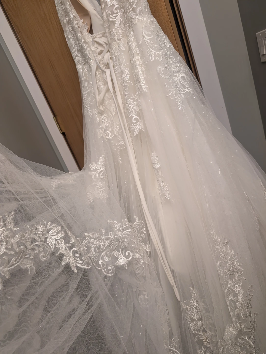 White Lace Wedding Dress with Train - photo 3