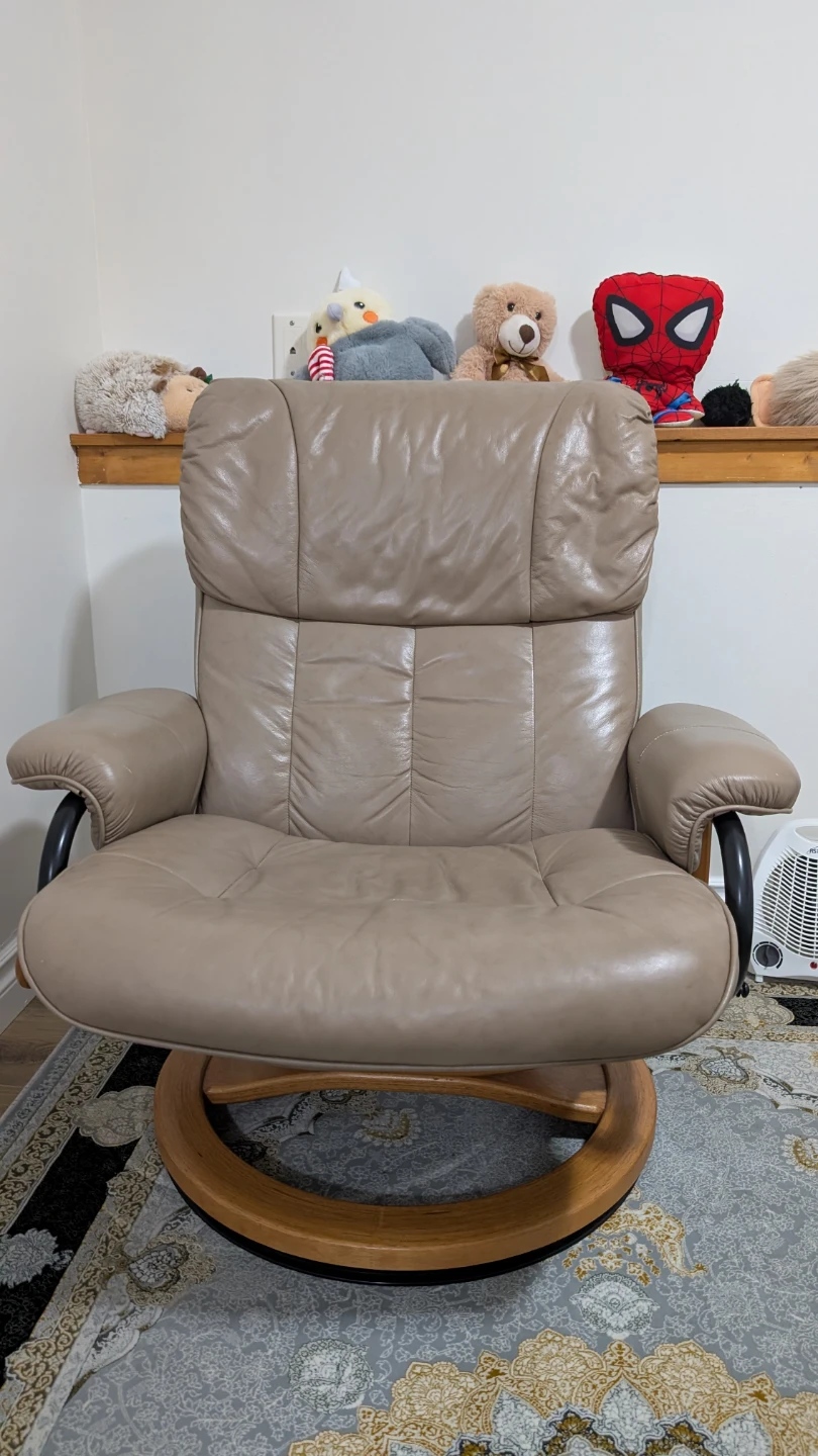 Tan Leather Recliner Chair with Ottoman - photo 4