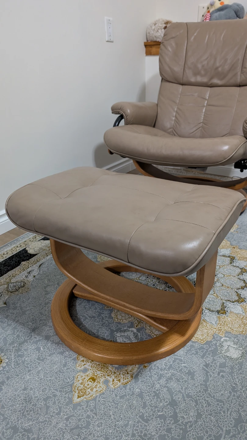 Tan Leather Recliner Chair with Ottoman - photo 5