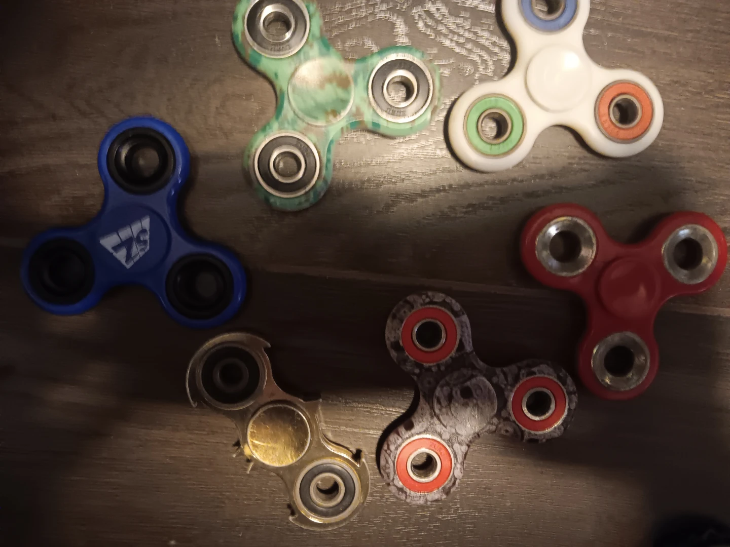Fidget spinners - photo 2