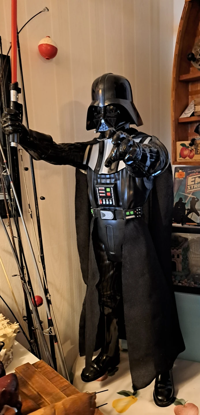 Large Darth Vader Figure - photo 3