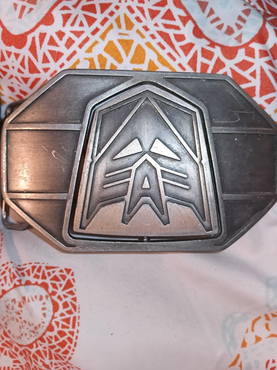 Silver Tone Belt Buckle with Geometric Design