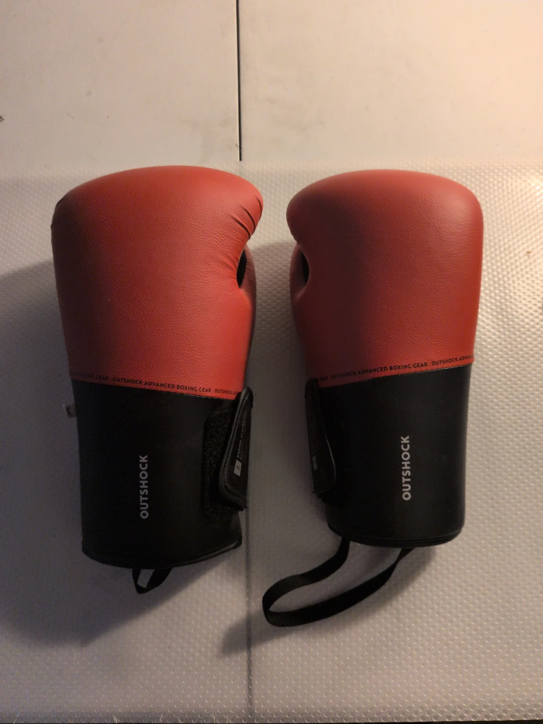 Outshock Boxing Gloves 100