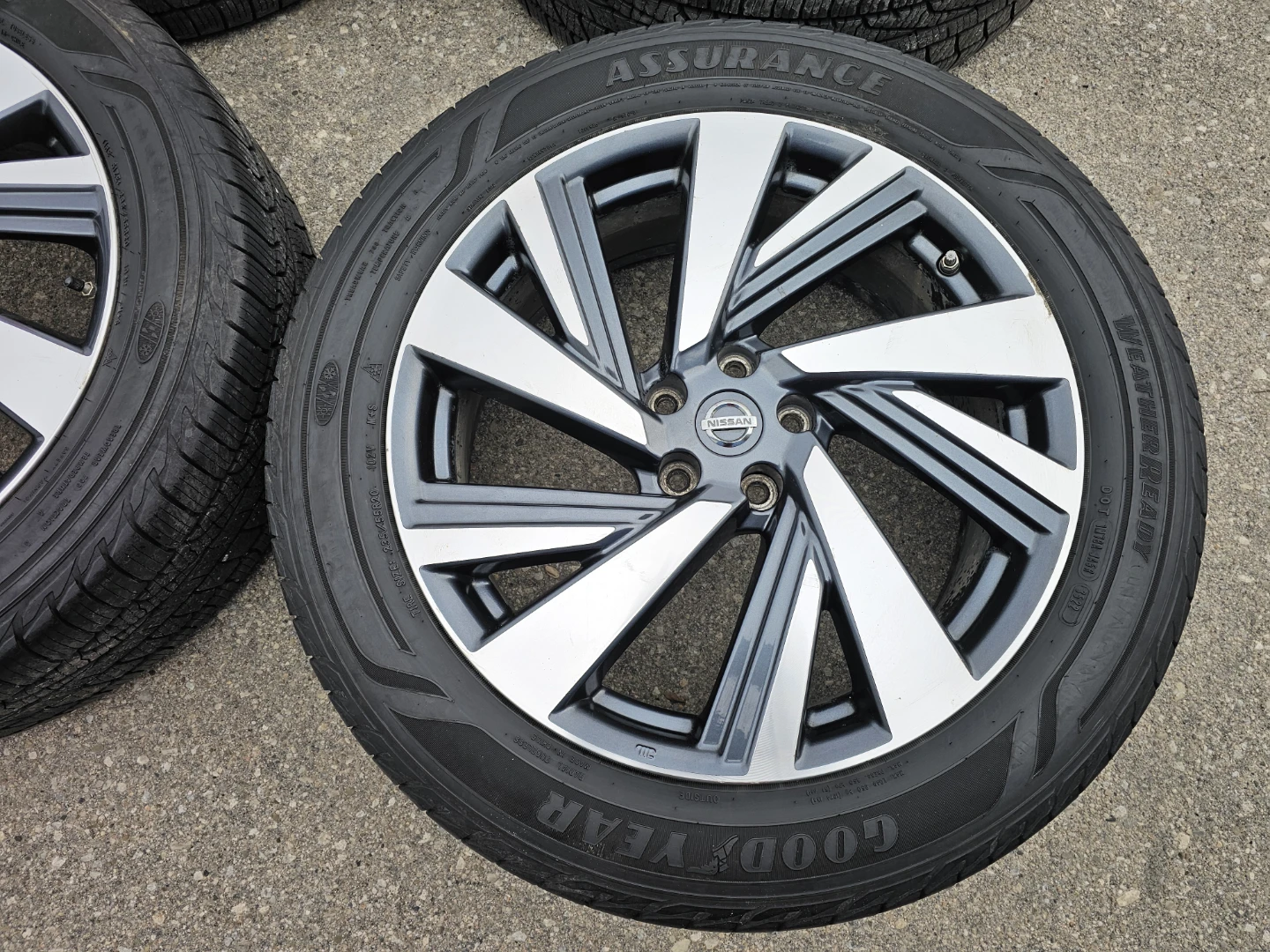 NISSAN MURANO O.E.M RIMS AND ALL WEATHER TIRES - photo 5
